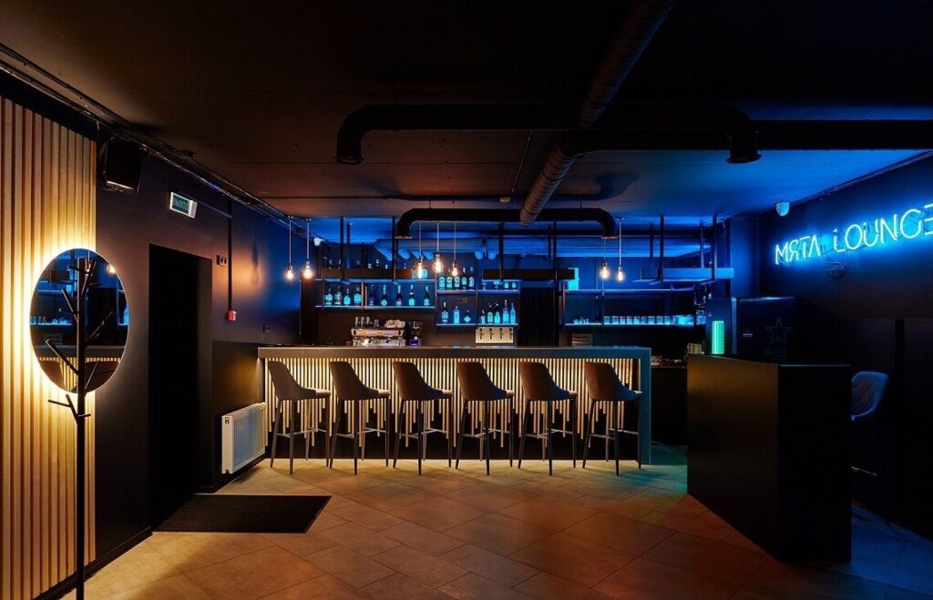 Realization - bar area